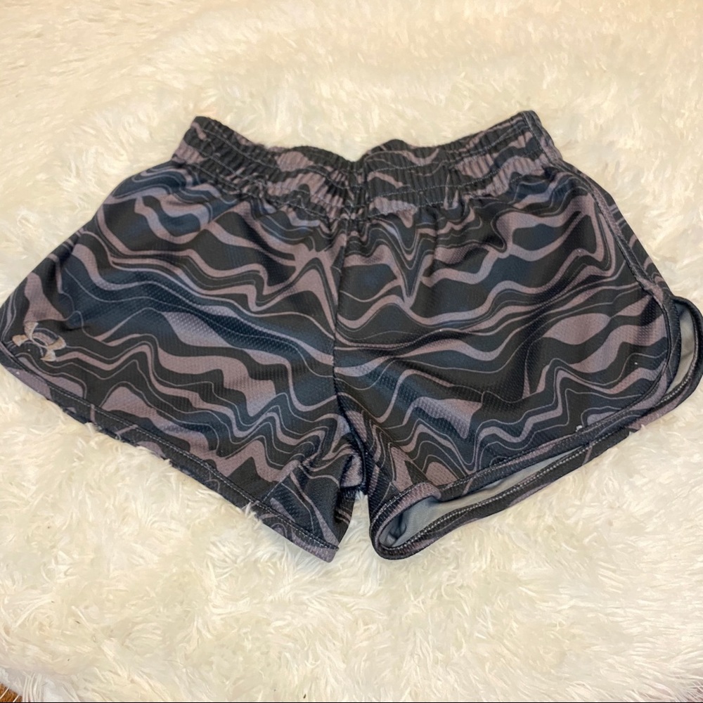 Semi Fitted Under Armour Athletic Shorts XS